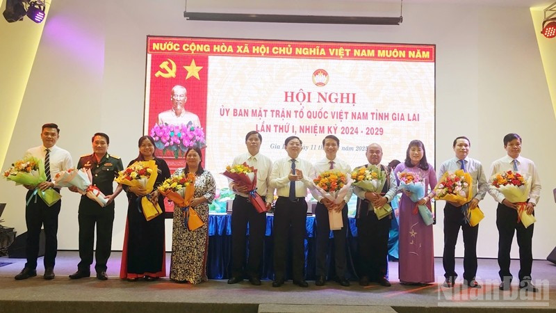 Ra mắt Ban Thường trực Ủy ban Mặt trận Tổ quốc Việt Nam tỉnh Gia Lai nhiệm kỳ 2024-2029. ndo_br_z6793402433977-57a7aaefa8de963e1c1048ee5d33bcb3.jpg