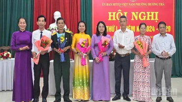 Ban Thường trực Ủy ban Mặt trận Tổ quốc Việt Nam phường Hương Trà nhiệm kỳ 2024-2029 ra mắt.
