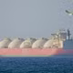 Tàu qua eo biển Hormuz. Ảnh: AA/TTXVN
