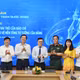 Đồng chí Lê Quốc Minh, Ủy viên Trung ương Đảng, Tổng Biên tập Báo Nhân Dân, Phó Trưởng Ban Tuyên giáo và Dân vận Trung ương, Chủ tịch Hội Nhà báo Việt Nam chụp ảnh cùng các diễn giả tham dự phiên thảo luận. 