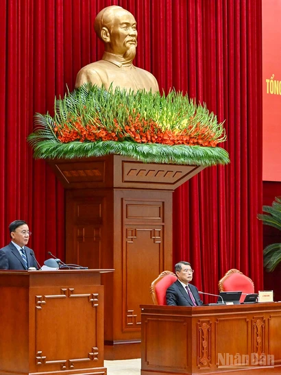 Thường trực Ban Bí thư Trần Cẩm Tú phát biểu chỉ đạo Hội nghị toàn quốc Tổng kết công tác tổ chức xây dựng Đảng năm 2025, triển khai nhiệm vụ năm 2026.