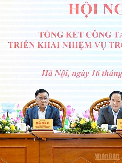 Thường trực Ban Bí thư Trần Cẩm Tú và các đồng chí lãnh đạo chủ trì Hội nghị tổng kết công tác năm 2025, triển khai nhiệm vụ năm 2026 Ban Chỉ đạo 35 Trung ương.