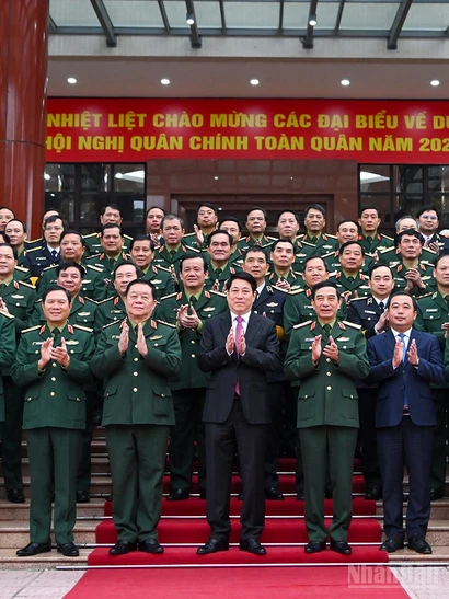 Chủ tịch nước Lương Cường và các đại biểu tại Hội nghị Quân chính toàn quân năm 2025.