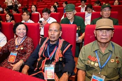 Các đại biểu dân tộc thiểu số dự gặp mặt. (Ảnh: THÀNH ĐẠT)