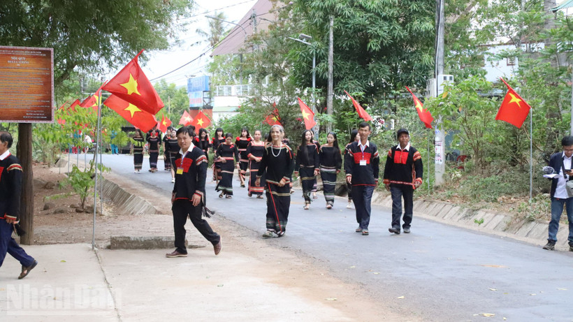 Cử tri các dân tộc tỉnh Đắk Lắk nô nức tham gia bầu cử.