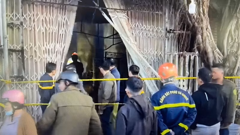 Lực lượng chức năng có mặt tại hiện trường.