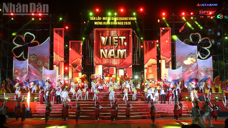 Chương trình nghệ thuật đặc sắc đêm Giao thừa đón Tết Nguyên đán Bính Ngọ 2026 với chủ đề “Đắk Lắk-Đại ngàn và biển lớn, khát vọng vươn xa”.