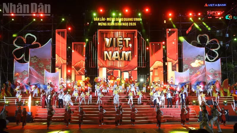 Chương trình nghệ thuật đặc sắc đêm Giao thừa đón Tết Nguyên đán Bính Ngọ 2026 với chủ đề “Đắk Lắk-Đại ngàn và biển lớn, khát vọng vươn xa”.