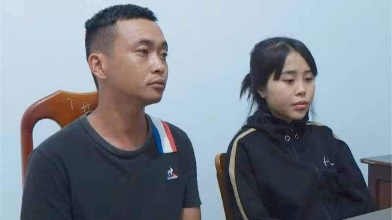 Hai đối tượng Nguyễn Thị Hương và Trần Ngọc Công tại cơ quan Công an.