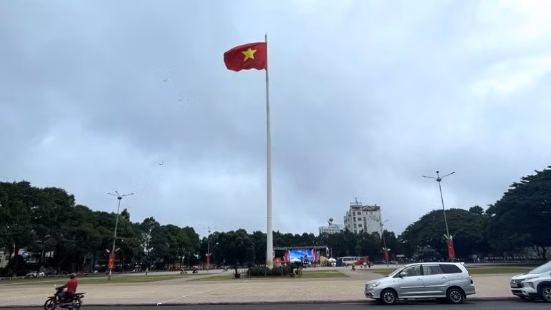 Quảng trường 10/3 phường Buôn Ma Thuột, nơi diễn ra chương trình “Cùng Việt Nam tiến bước” tại tỉnh Đắk Lắk.