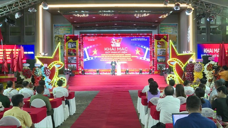 Quang cảnh buổi lễ khai mạc.