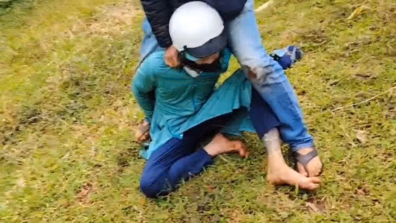 Đối tượng Nguyễn Nam Đại Thuận (thường gọi Hào) bị bắt giữ. (Ảnh: Công an tỉnh Đắk Lắk)