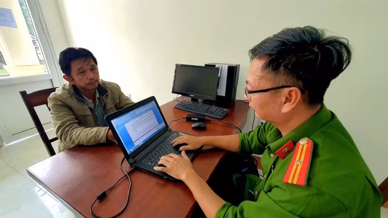 Bị can Võ Hùng Vương tại cơ quan Công an.