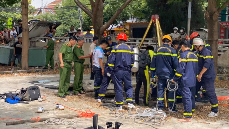 Phòng Cảnh phòng cháy, chữa cháy và cứu nạn, cứu hộ, Công an tỉnh Đắk Lắk phối hợp với Công an phường Tuy Hòa cứu nạn, cứu hộ.