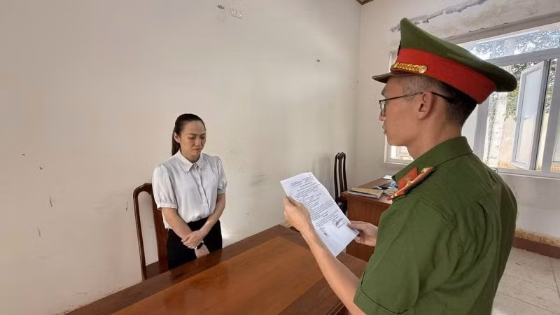 Bị cáo Lê Thị Cẩm Chi thời điểm bị bắt giữ. (Ảnh: CTV)