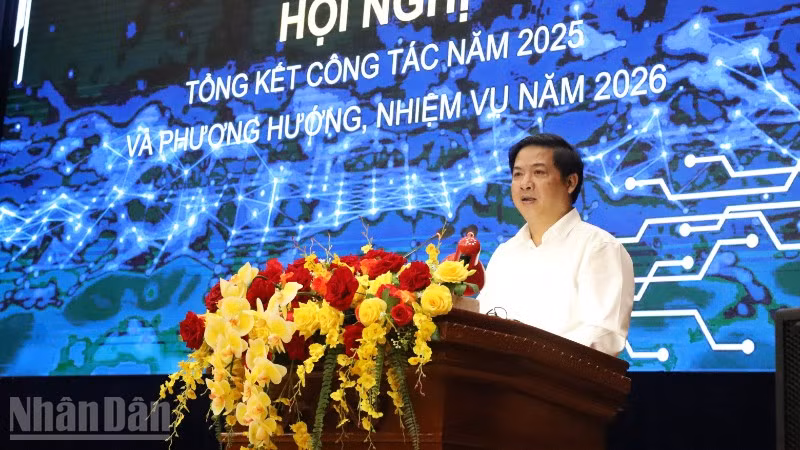 Bí thư Tỉnh ủy, Trưởng Ban Chỉ đạo về phát triển khoa học, công nghệ, đổi mới sáng tạo và chuyển đổi số tỉnh Đắk Lắk Lương Nguyễn Minh Triết phát biểu tại hội nghị.