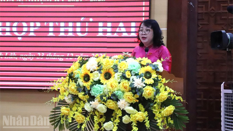 Phó Bí thư Thường trực Tỉnh ủy, Chủ tịch Hội đồng nhân dân tỉnh Đắk Lắk Cao Thị Hòa An phát biểu khai mạc Kỳ họp.