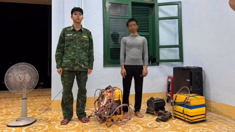 Ông D.Q.T.D cùng tang vật bị thu giữ.