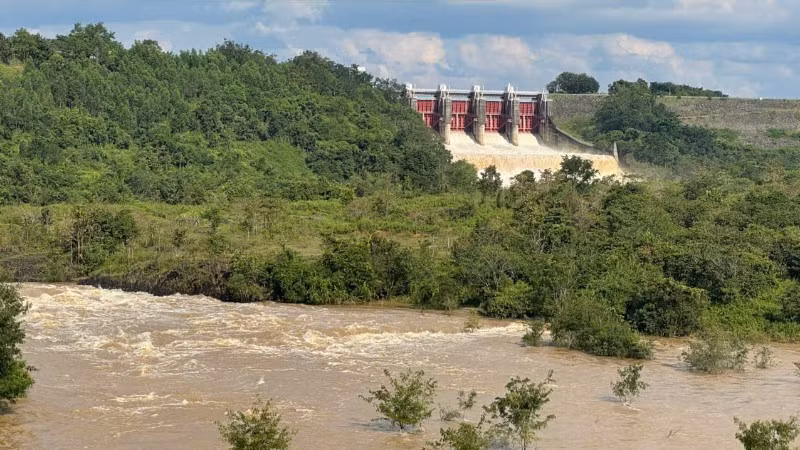 Hồ chứa thủy điện Srêpôk 3 đang được vận hành “hạ thấp mực nước hồ”.