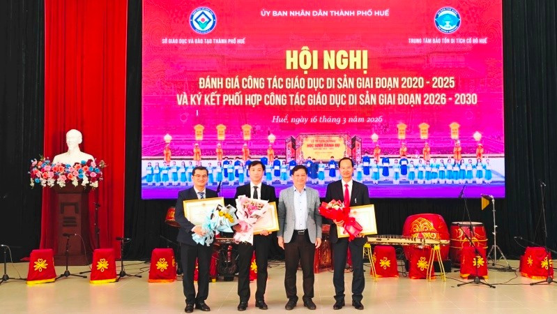 Khen thưởng các tập thể thực hiện tốt công tác giáo dục di sản giai đoạn 2020-2025.