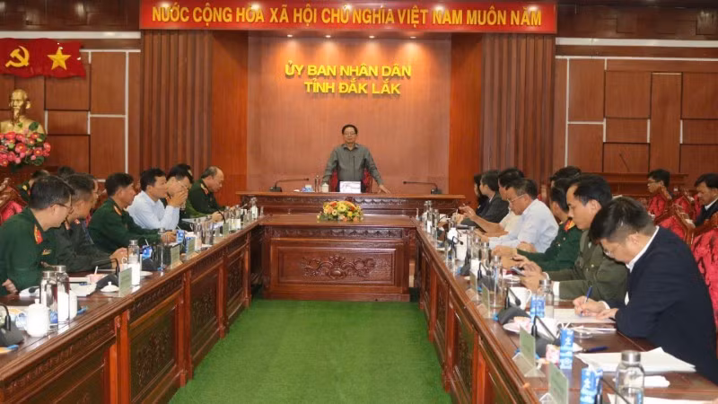 Phó Thủ tướng Chính phủ Hồ Quốc Dũng cùng Đoàn công tác của Chính phủ đã có buổi làm việc với tỉnh Đắk Lắk về tình hình khắc phục hậu quả thiên tai, tiến độ thực hiện “Chiến dịch Quang Trung”. (Ảnh: Thủy Loan)