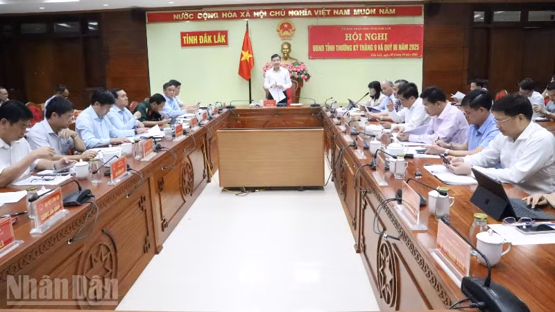 Quang cảnh kỳ họp.