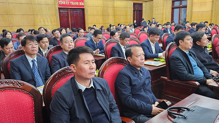 Các đại biểu tham dự hội nghị.