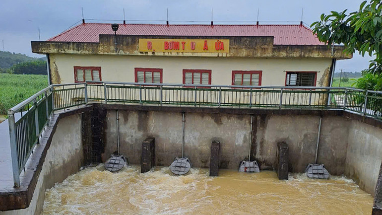 Trạm bơm Mã Nứa vận hành bơm tiêu, thoát nước. Trạm bơm Mã Nứa vận hành bơm tiêu, thoát nước.