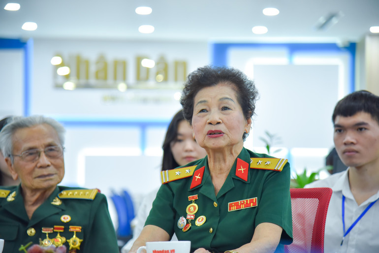 Trung tá Ngô Thị Ngọc Diệp, nguyên là diễn viên Đội văn công Đại đoàn Quân tiên phong (Sư đoàn 308).