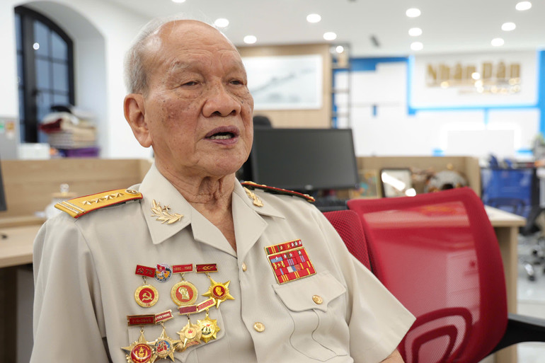 Đại tá Nguyễn Hữu Tài, nguyên Cục Phó Cục Quân huấn, Bộ Tổng tham mưu, từng công tác tại Bộ Tư lệnh Pháo binh.