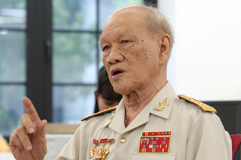 Đại tá Nguyễn Hữu Tài, nguyên Cục Phó Cục Quân huấn, Bộ Tổng tham mưu, từng công tác tại Bộ Tư lệnh Pháo binh.