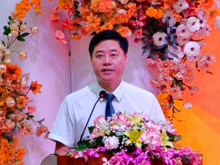 Lãnh đạo Sở Văn hóa-Thể thao và Du lịch Thanh Hóa phát biểu tại buổi họp báo.