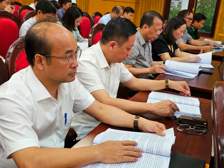 Các đại biểu học tập, quán triệt nghị quyết, chỉ thị, kết luận của Trung ương tại Tỉnh ủy Thanh Hóa.