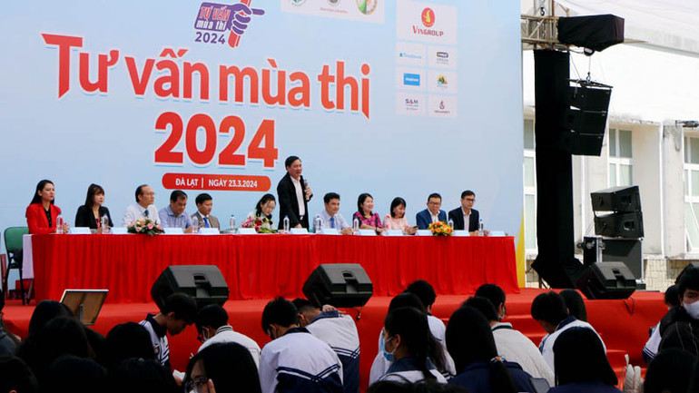 Đại diện Bộ Giáo dục và Đào tạo thông tin những điểm cơ bản trong công tác tuyển sinh đại học, cao đẳng năm 2024. Đại diện Bộ Giáo dục và Đào tạo thông tin những điểm cơ bản trong công tác tuyển sinh đại học, cao đẳng năm 2024.