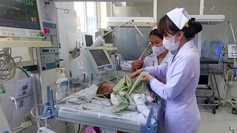 Hiện sức khỏe bé C có tiến triển tốt, đang được điều trị tích cực tại Bệnh viện đa khoa tỉnh Lâm Đồng.