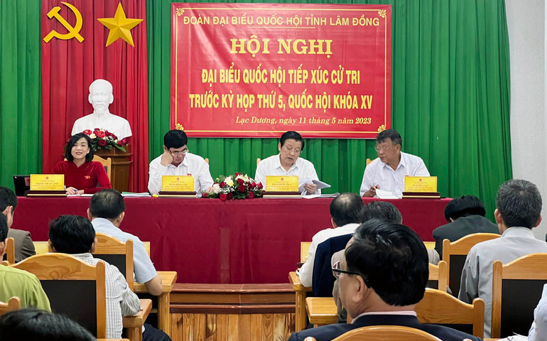 Quang cảnh buổi tiếp xúc cử tri tại Vườn quốc gia Bidoup-Núi Bà.