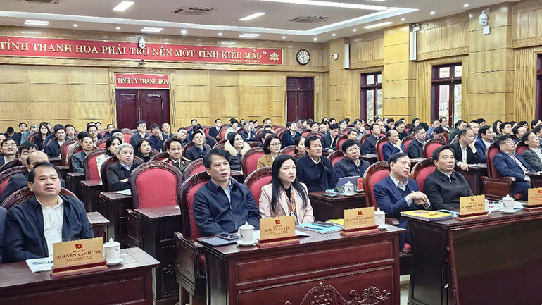Các đại biểu tham dự hội nghị tại điểm cầu Tỉnh ủy Thanh Hóa.