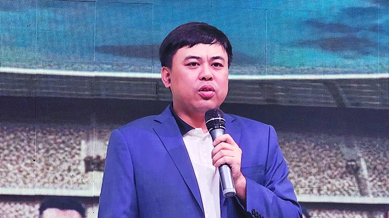 Ông Cao Hoàng Đức phát biểu tại lễ ra mắt tân Huấn luyện viên trưởng Câu lạc bộ bóng đá Đông Á Thanh Hóa. Ông Cao Hoàng Đức phát biểu tại lễ ra mắt tân Huấn luyện viên trưởng Câu lạc bộ bóng đá Đông Á Thanh Hóa.