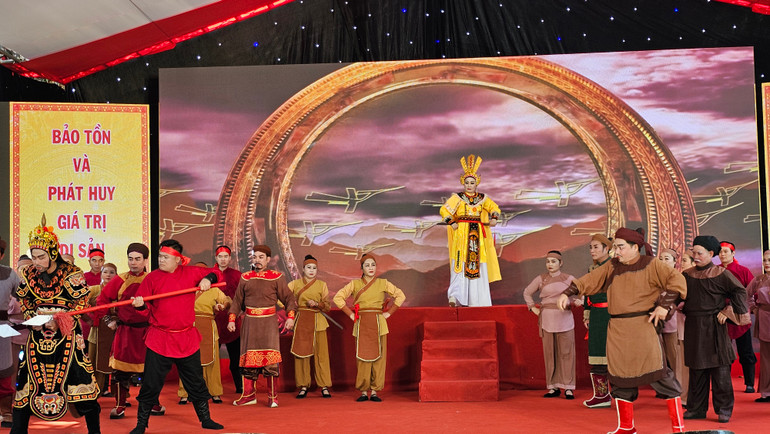 Một cảnh tái hiện khí phách của Bà Triệu cùng nghĩa quân.