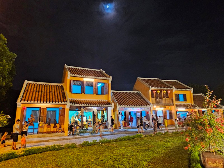 Nét kiến trúc phố cổ Hội An ở thành phố Thanh Hóa.