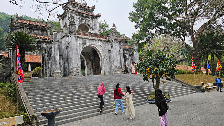 Cổng đền Bà Triệu ở xã Triệu Lộc, huyện Hậu Lộc, tỉnh Thanh Hóa.