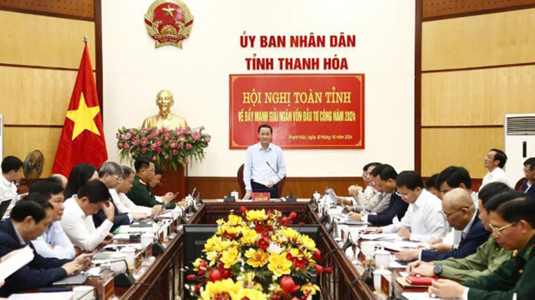 Lãnh đạo Ủy ban nhân dân tỉnh Thanh Hóa phát biểu tại hội nghị. Lãnh đạo Ủy ban nhân dân tỉnh Thanh Hóa phát biểu tại hội nghị.