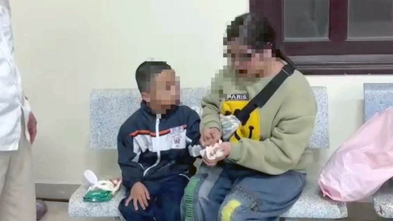 Bé A được giải cứu an toàn và đưa về với mẹ tối 19/10.