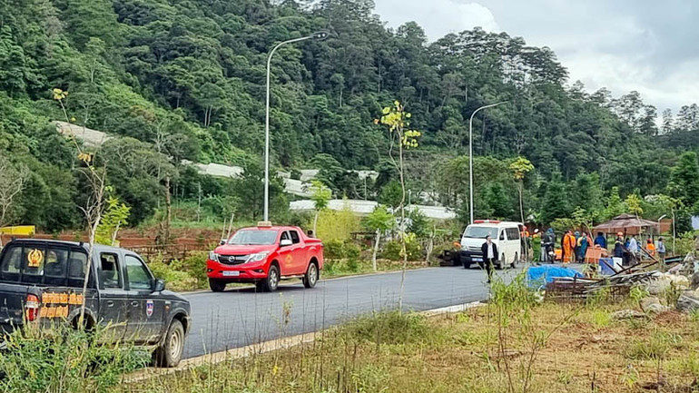 Các lực lượng được huy động để triển khai công tác tìm kiếm nạn nhân. Các lực lượng được huy động để triển khai công tác tìm kiếm nạn nhân.