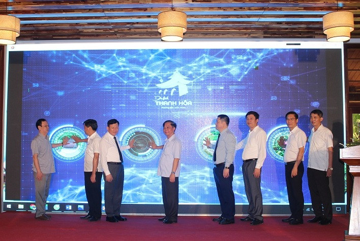 Lãnh đạo Trung ương, tỉnh Thanh Hóa và các huyện khai trương các tuyến du lịch.