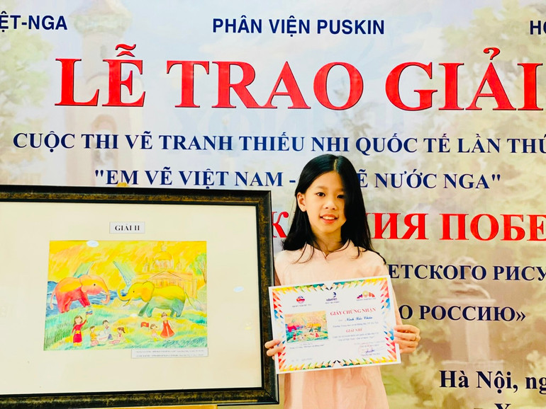 Tác phẩm “Xung và Cung – Đôi bạn voi dũng cảm” của em Ninh Bảo Châu đoạt giải Nhì nhóm 10-12 tuổi. (Ảnh: Ninh Hưng) Tác phẩm “Xung và Cung – Đôi bạn voi dũng cảm” của em Ninh Bảo Châu đoạt giải Nhì nhóm 10-12 tuổi. (Ảnh: Ninh Hưng)