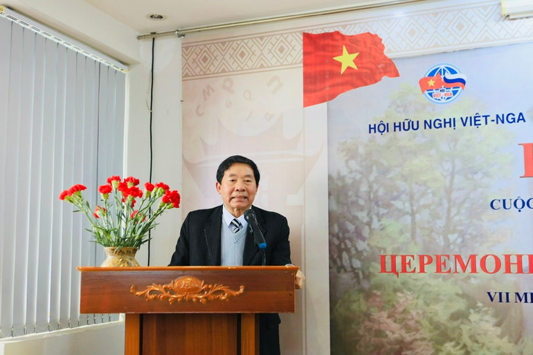 Ông Trịnh Quốc Khánh, Phó Chủ tịch thường trực Hội Hữu nghị Việt-Nga phát biểu tại buổi lễ. (Ảnh: Trần Hiếu) Ông Trịnh Quốc Khánh, Phó Chủ tịch thường trực Hội Hữu nghị Việt-Nga phát biểu tại buổi lễ. (Ảnh: Trần Hiếu)