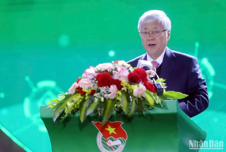 Chủ tịch Ủy ban Trung ương Mặt trận Tổ quốc Việt Nam Đỗ Văn Chiến đề nghị các cấp ủy Đảng, chính quyền, các bộ, ban, ngành, Đoàn thể Trung ương, địa phương cần quan tâm hơn nữa đến thanh niên và công tác thanh niên.