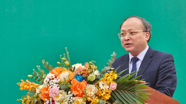 Lãnh đạo thành phố Thanh Hóa phát biểu tại lễ giao, nhận quân năm 2025.