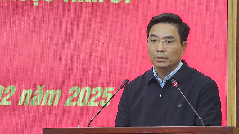 Bí thư Tỉnh ủy Thanh Hóa phát biểu tại hội nghị.